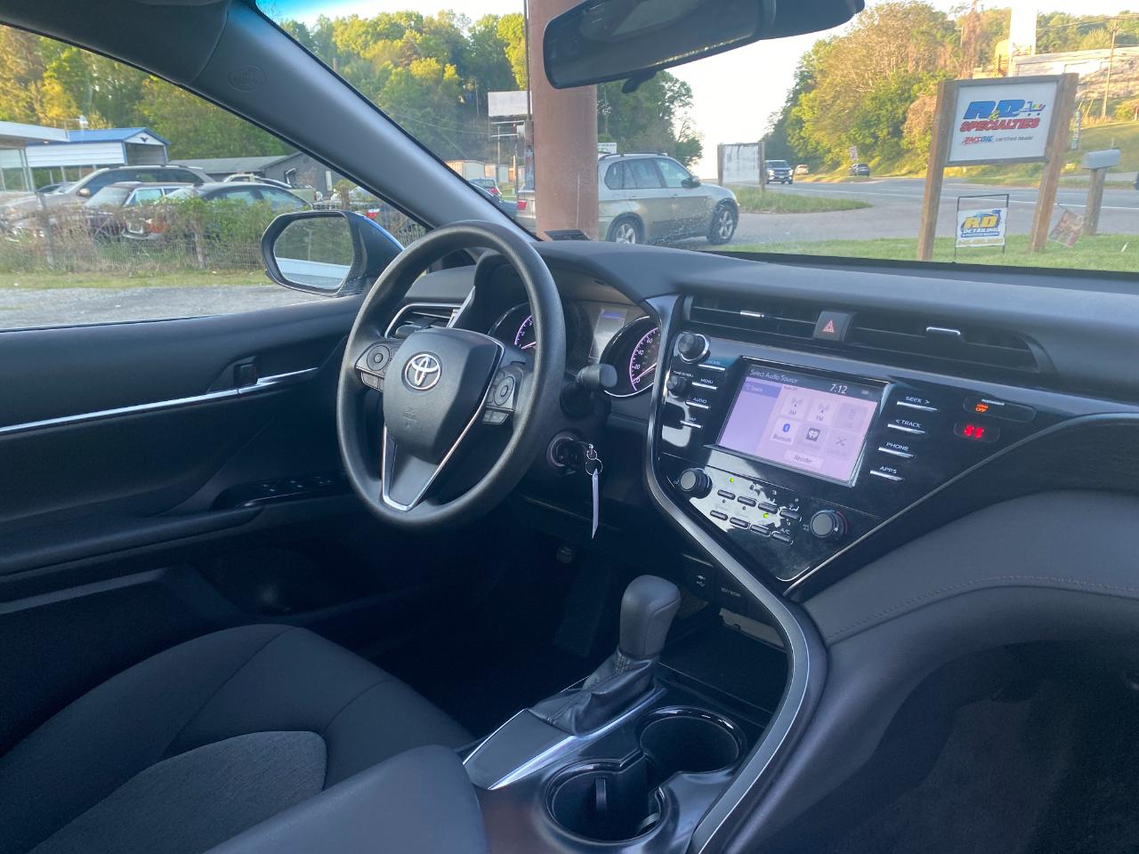 Toyota Camry L 4D Sedan 2019