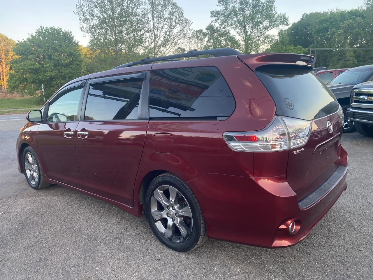 Toyota Sienna FWD 7-Passenger V6 2014