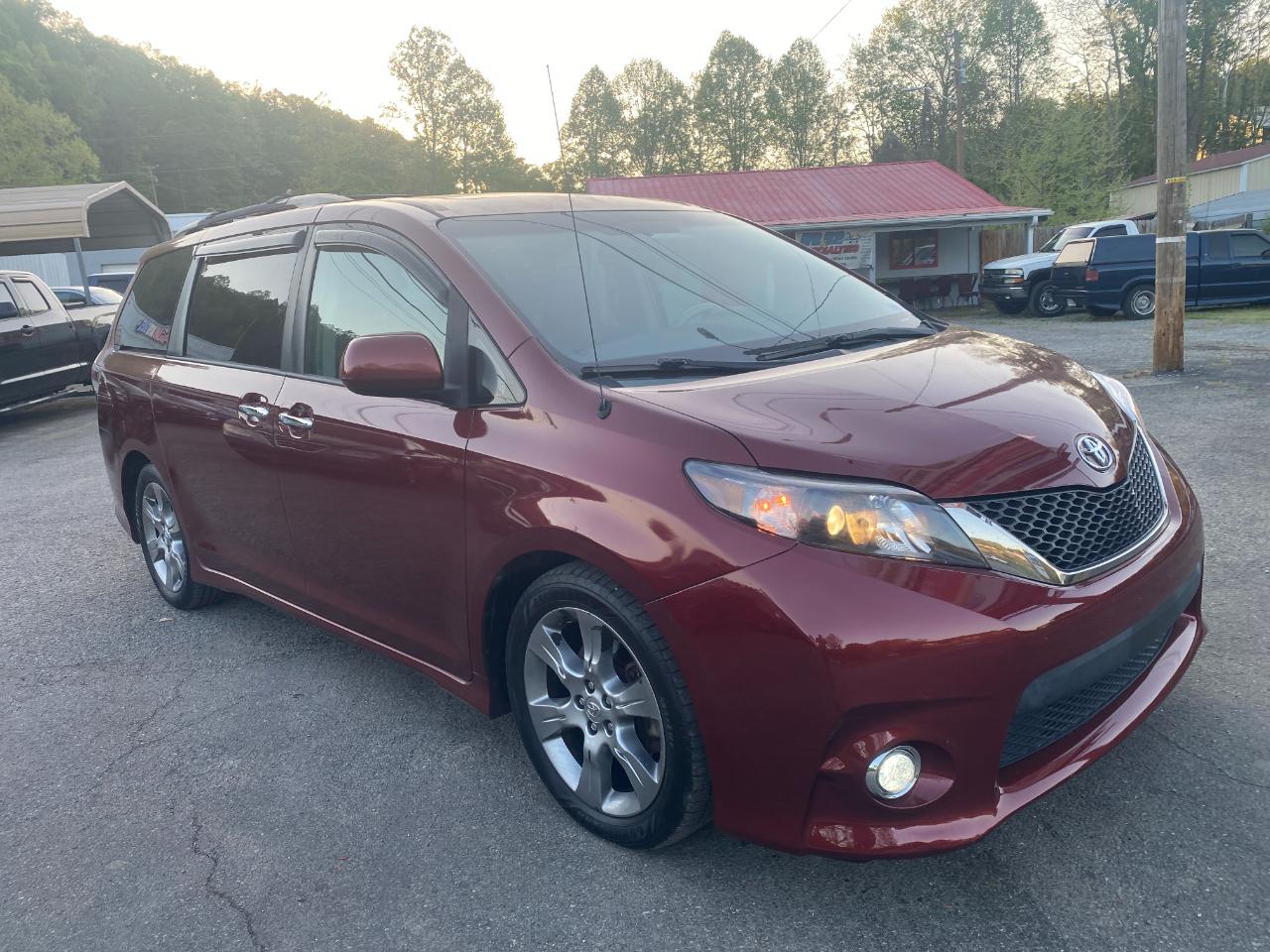 Toyota Sienna FWD 7-Passenger V6 2014