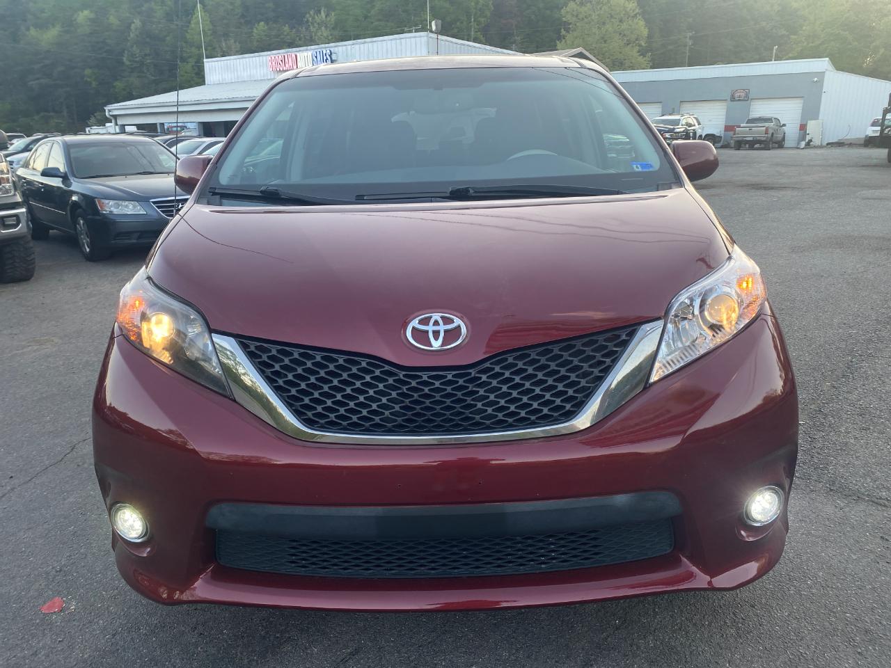 Toyota Sienna FWD 7-Passenger V6 2014