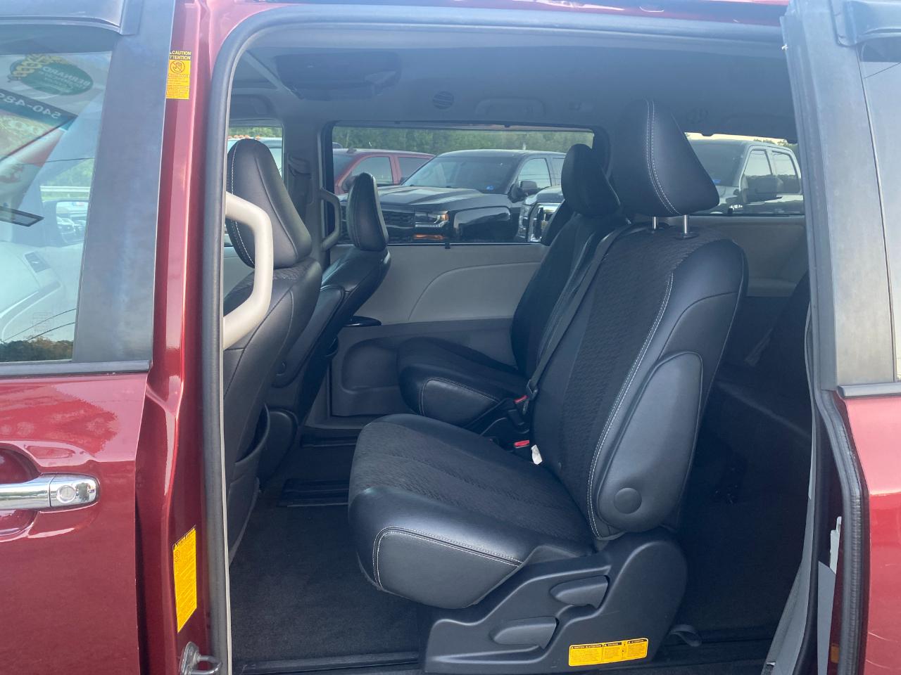 Toyota Sienna FWD 7-Passenger V6 2014