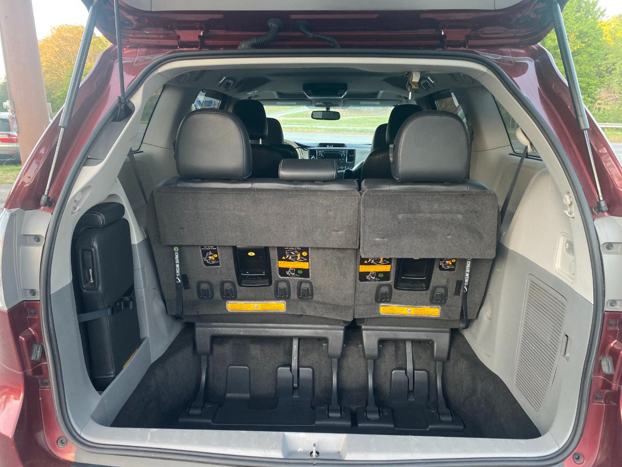 Toyota Sienna FWD 7-Passenger V6 2014