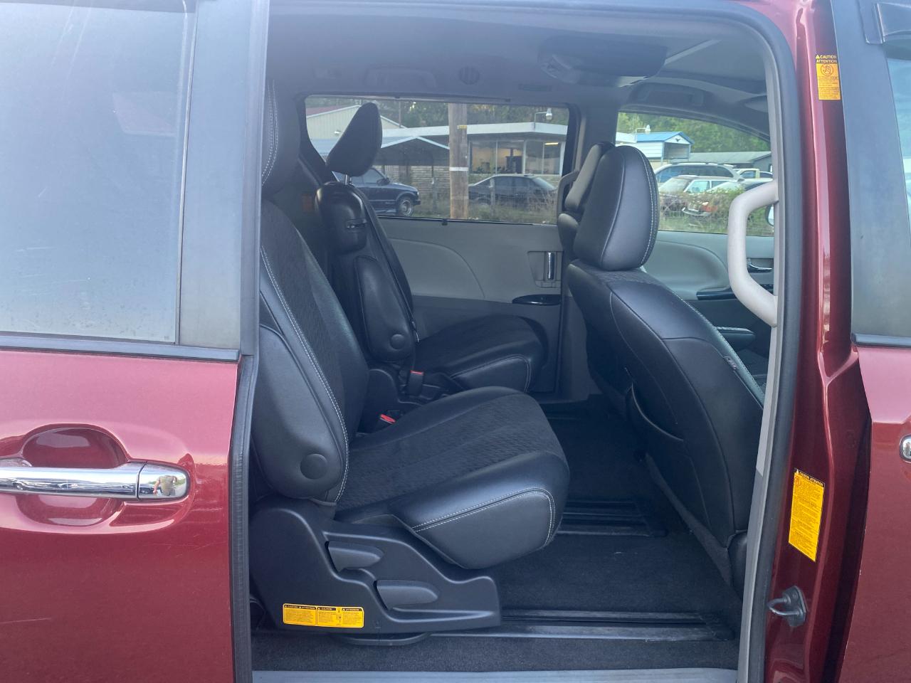 Toyota Sienna FWD 7-Passenger V6 2014