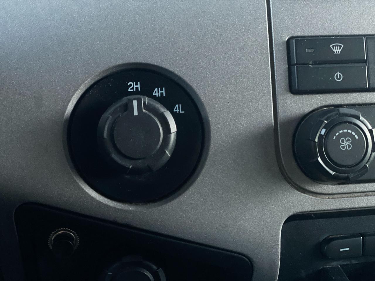 Ford F-250 SD XLT Crew Cab Long Bed 4WD 2016