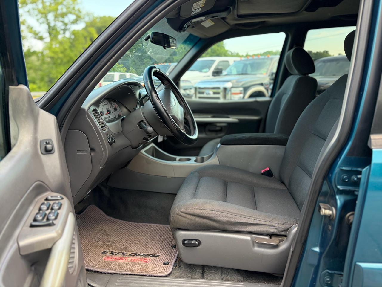 Ford Explorer Sport Trac 4WD 2001