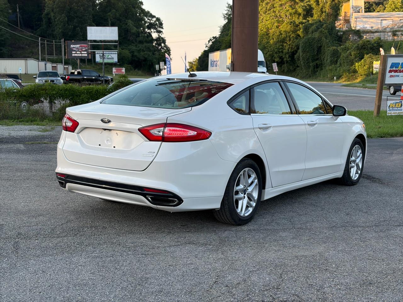 Ford Fusion SE 2013