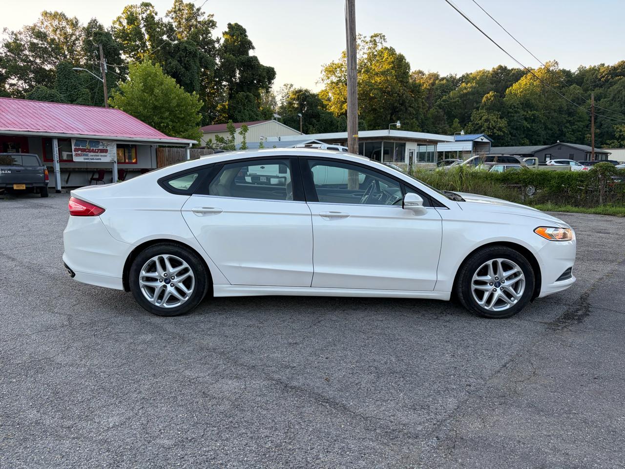 Ford Fusion SE 2013