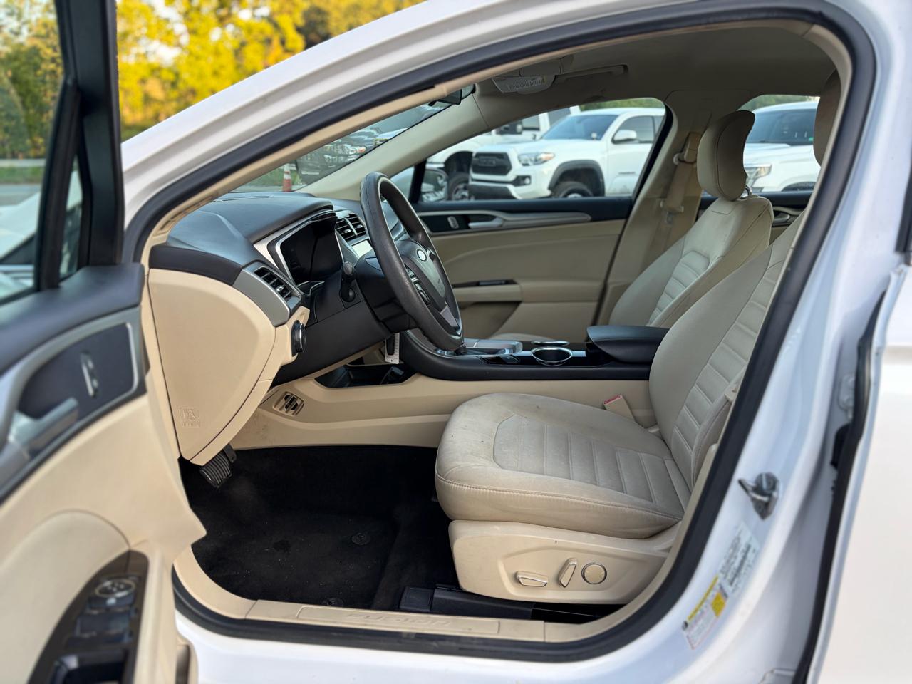 Ford Fusion SE 2013