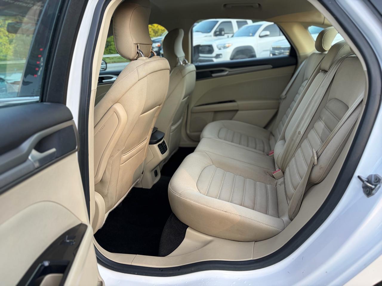 Ford Fusion SE 2013