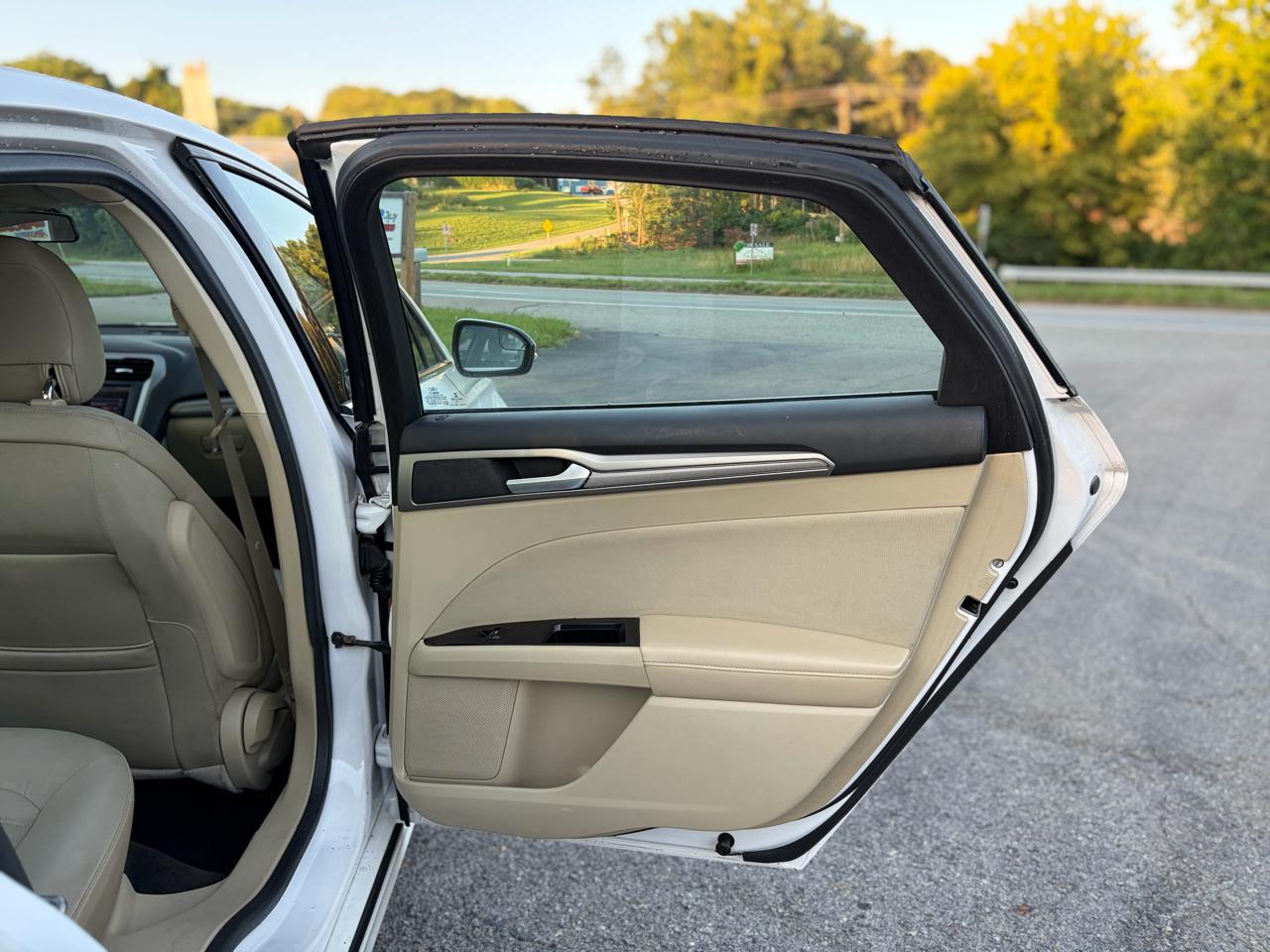 Ford Fusion SE 2013