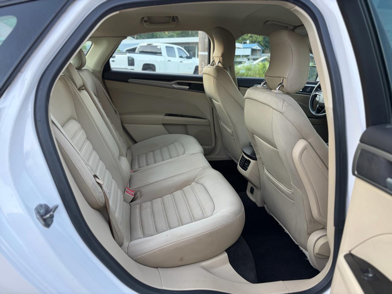 Ford Fusion SE 2013