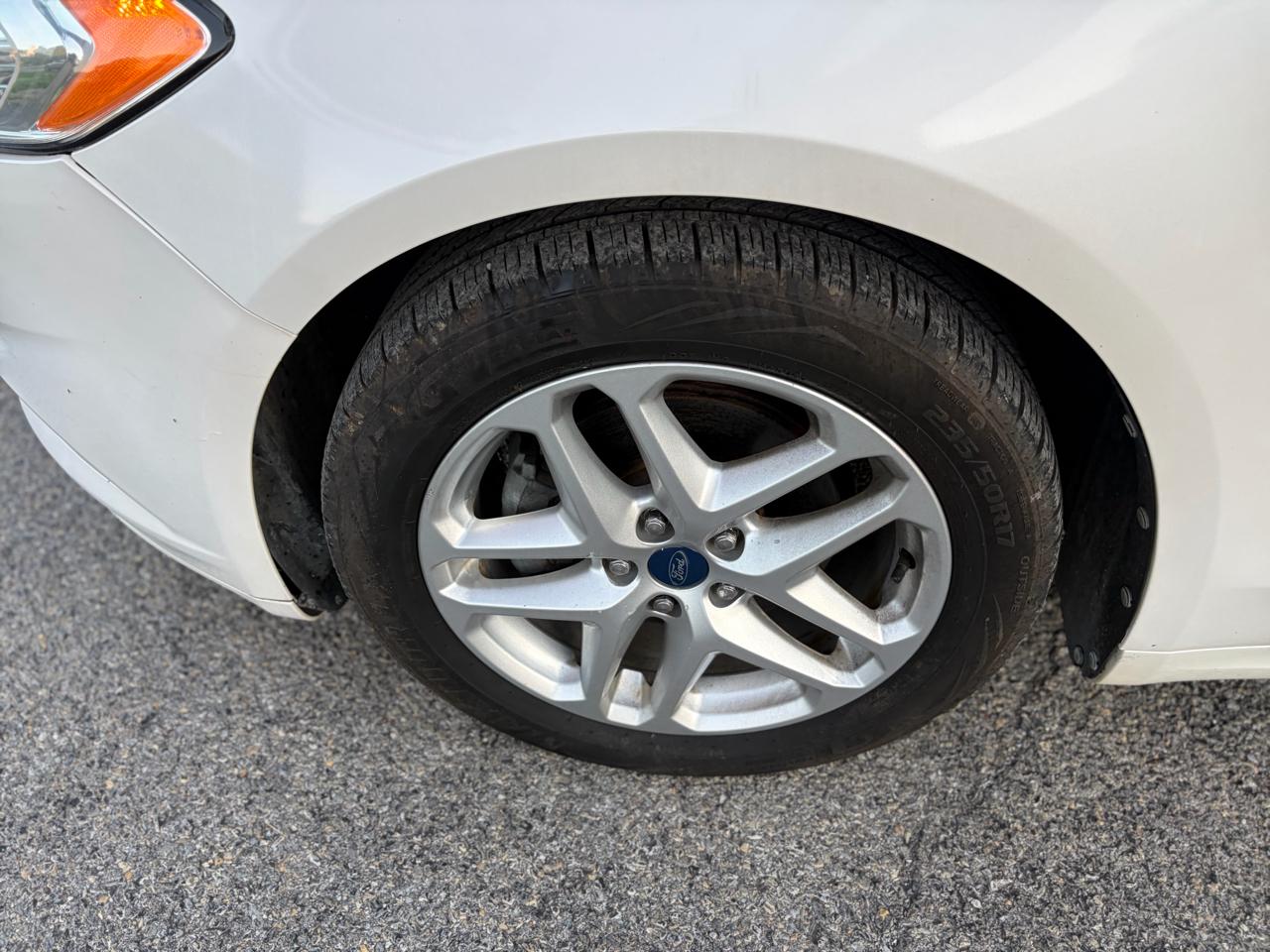 Ford Fusion SE 2013