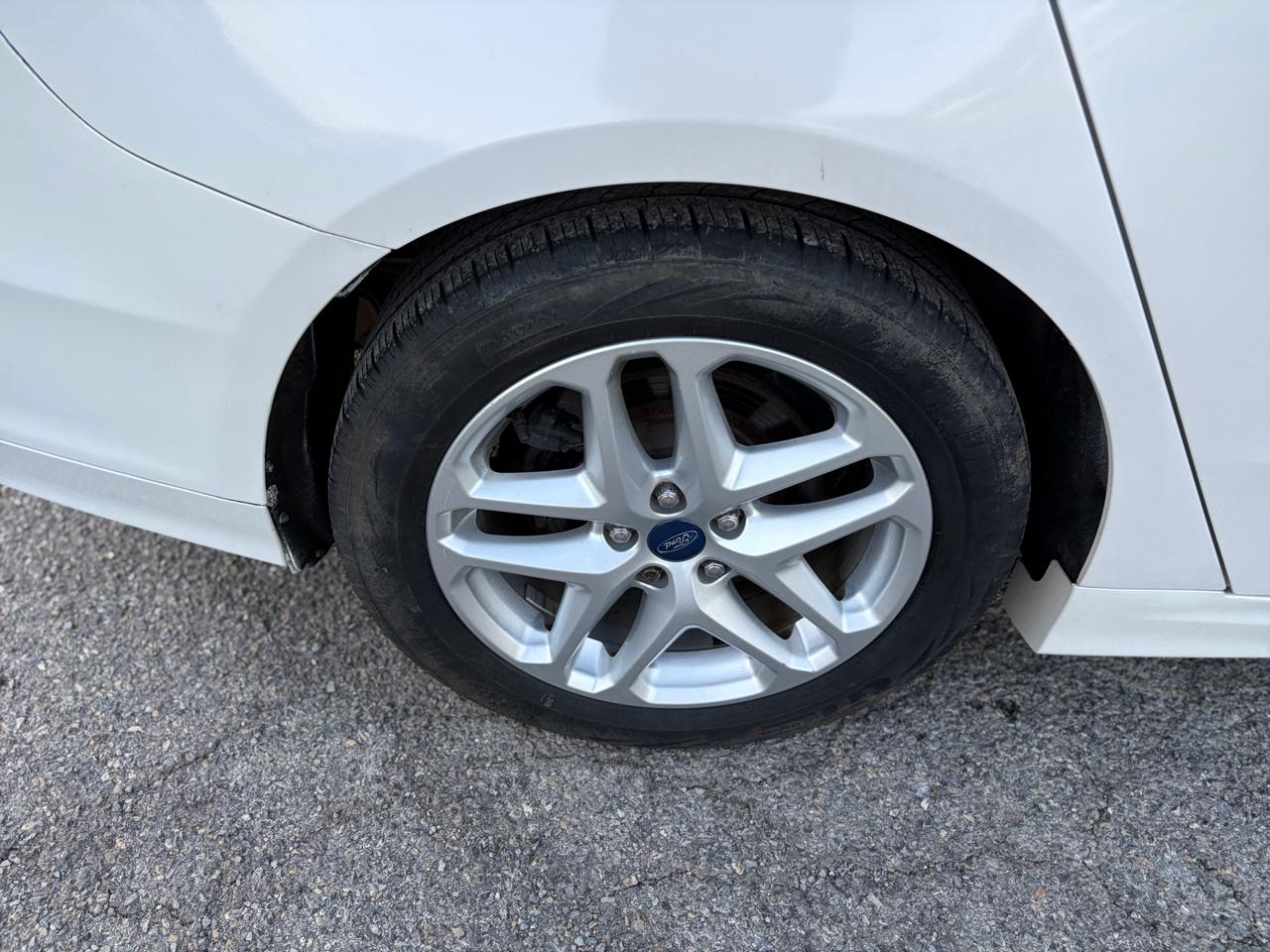 Ford Fusion SE 2013