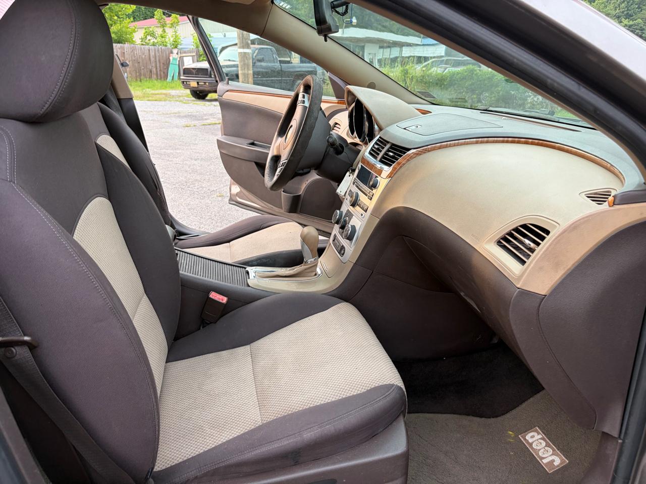 Chevrolet Malibu 1LT 2010