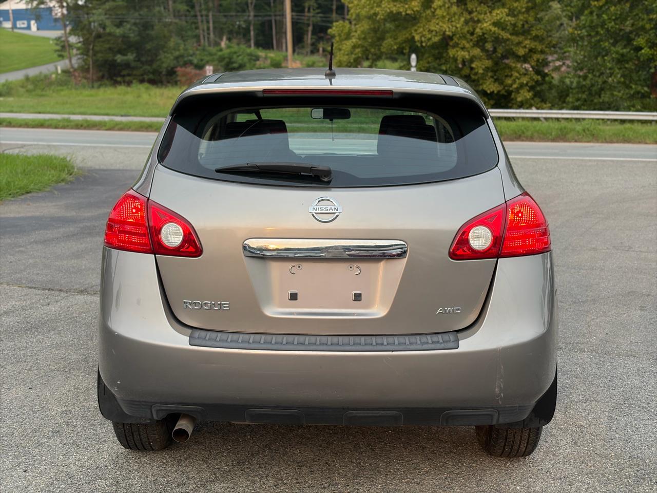 Nissan Rogue S AWD 2011