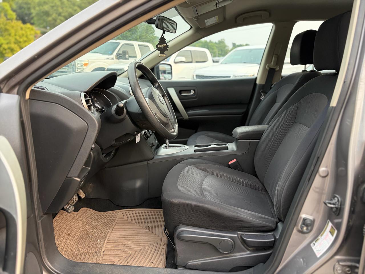Nissan Rogue S AWD 2011