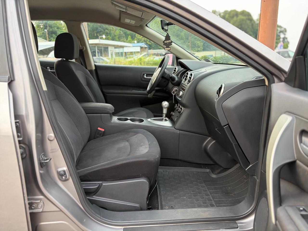 Nissan Rogue S AWD 2011