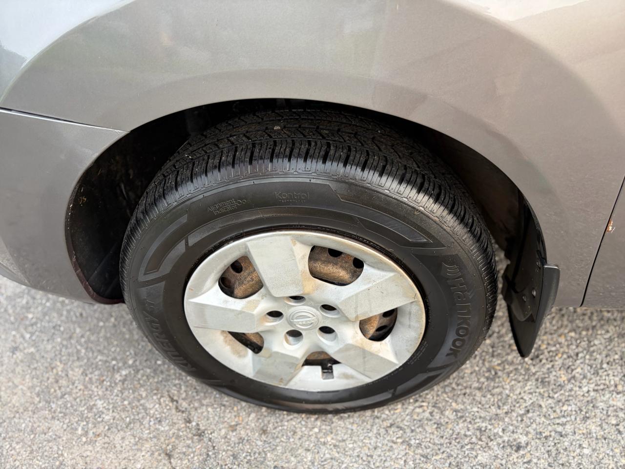 Nissan Rogue S AWD 2011