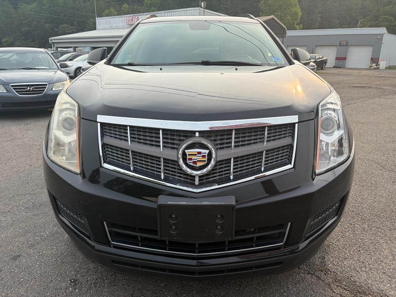 Cadillac SRX Base 2010