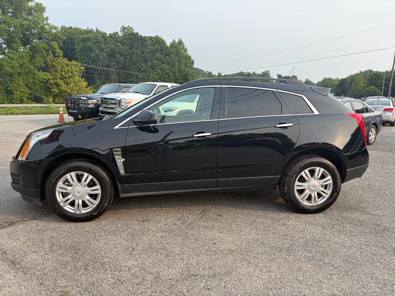 Cadillac SRX Base 2010