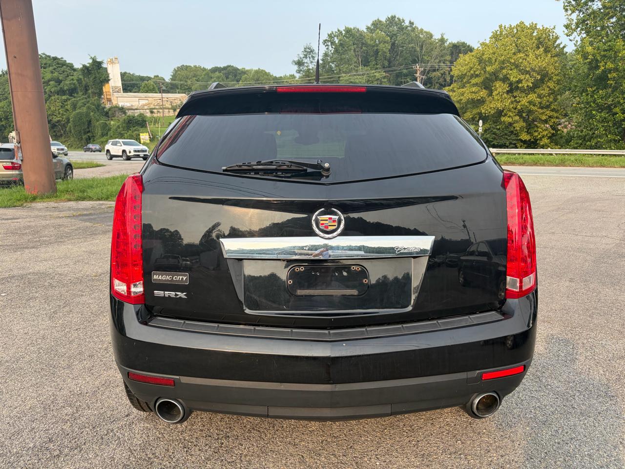 Cadillac SRX Base 2010