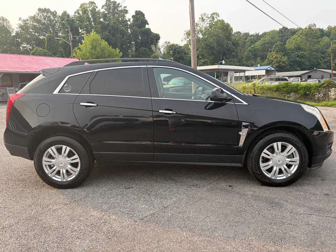 Cadillac SRX Base 2010