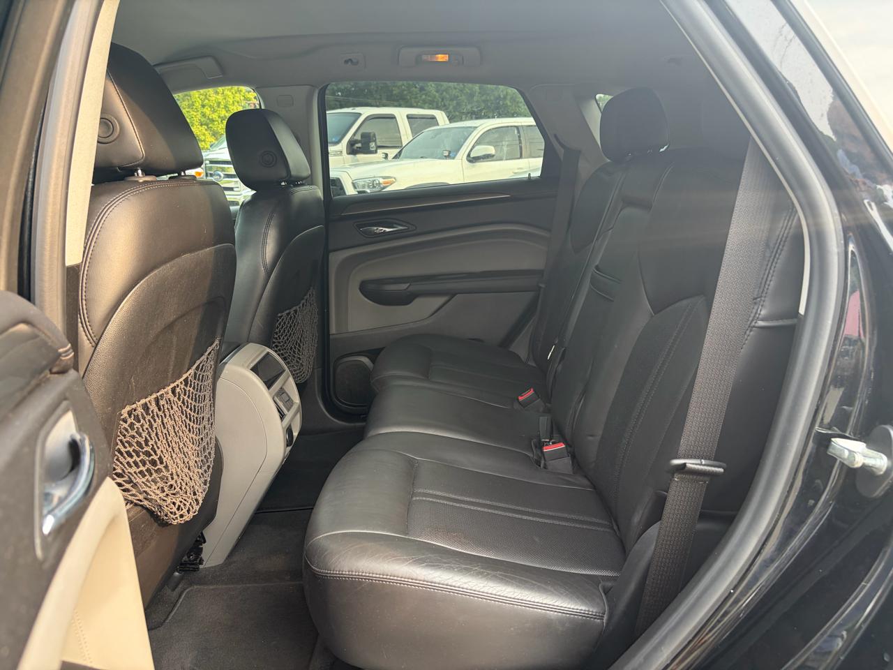 Cadillac SRX Base 2010