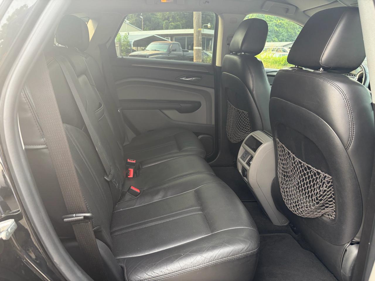 Cadillac SRX Base 2010