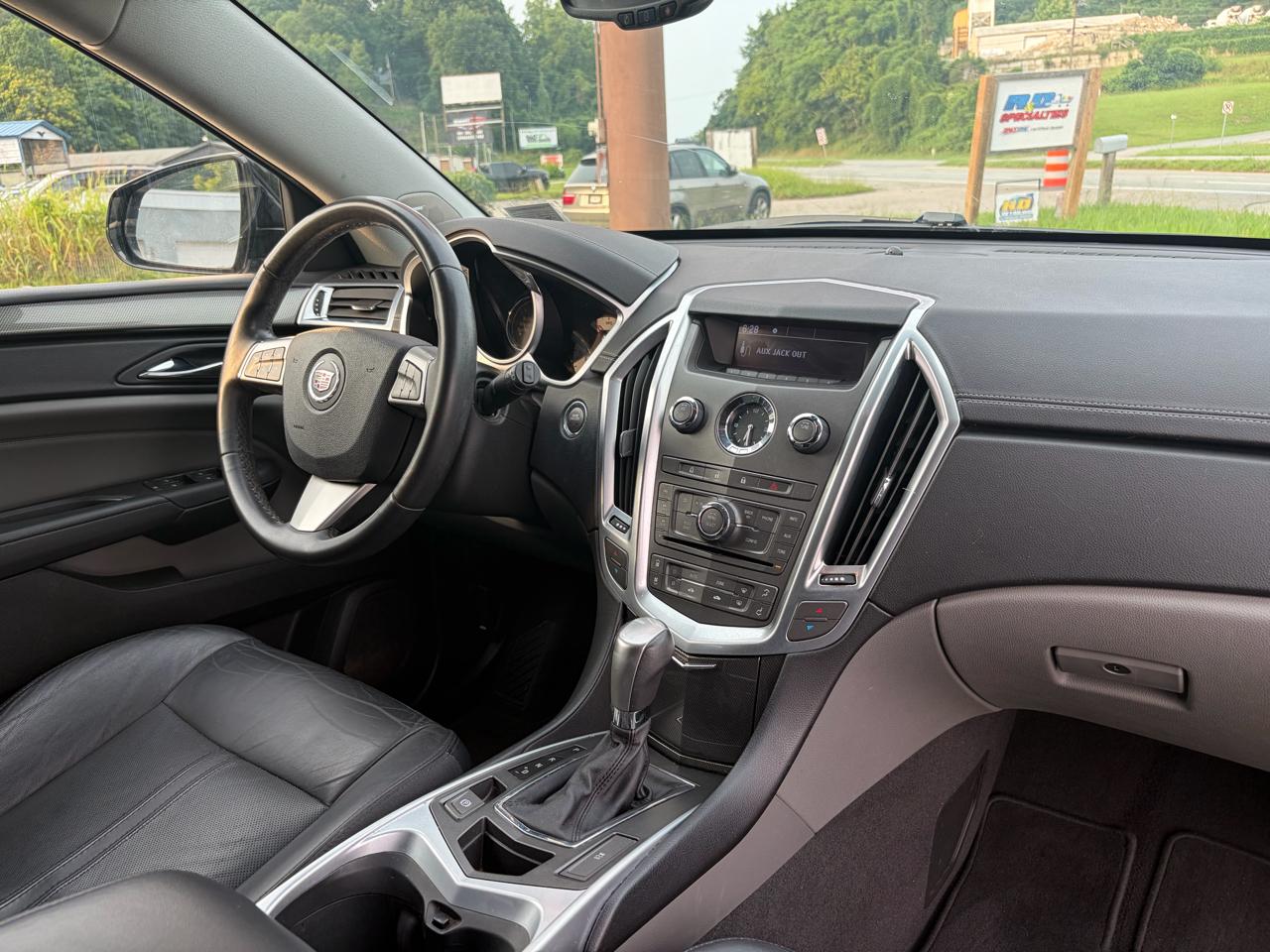 Cadillac SRX Base 2010
