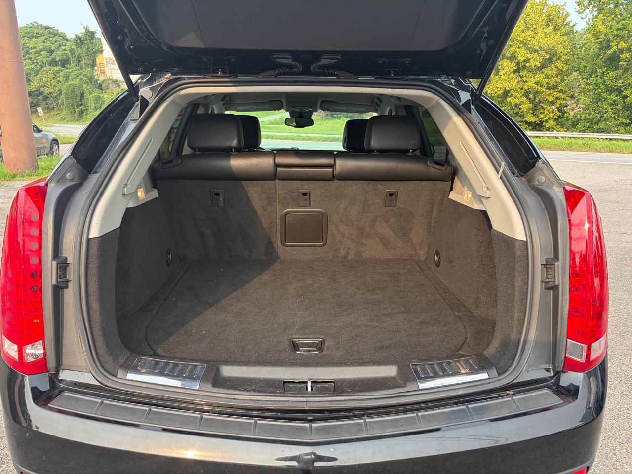 Cadillac SRX Base 2010