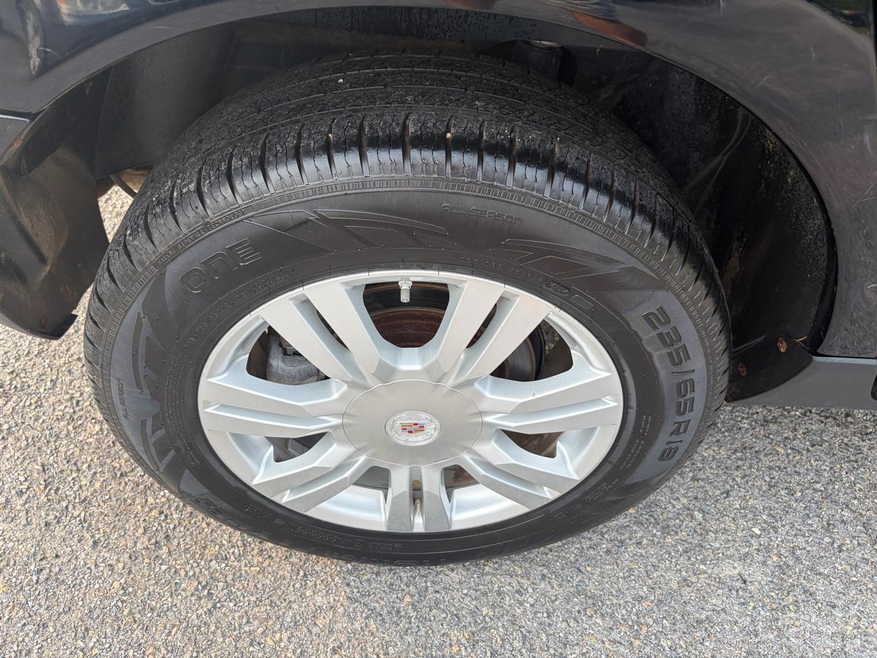 Cadillac SRX Base 2010