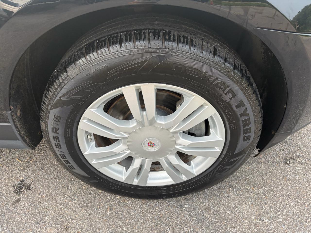 Cadillac SRX Base 2010