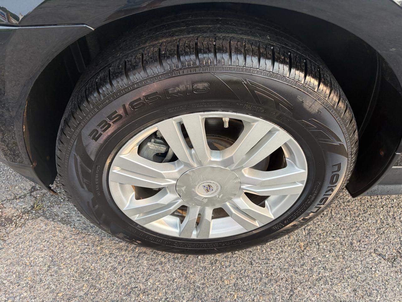 Cadillac SRX Base 2010