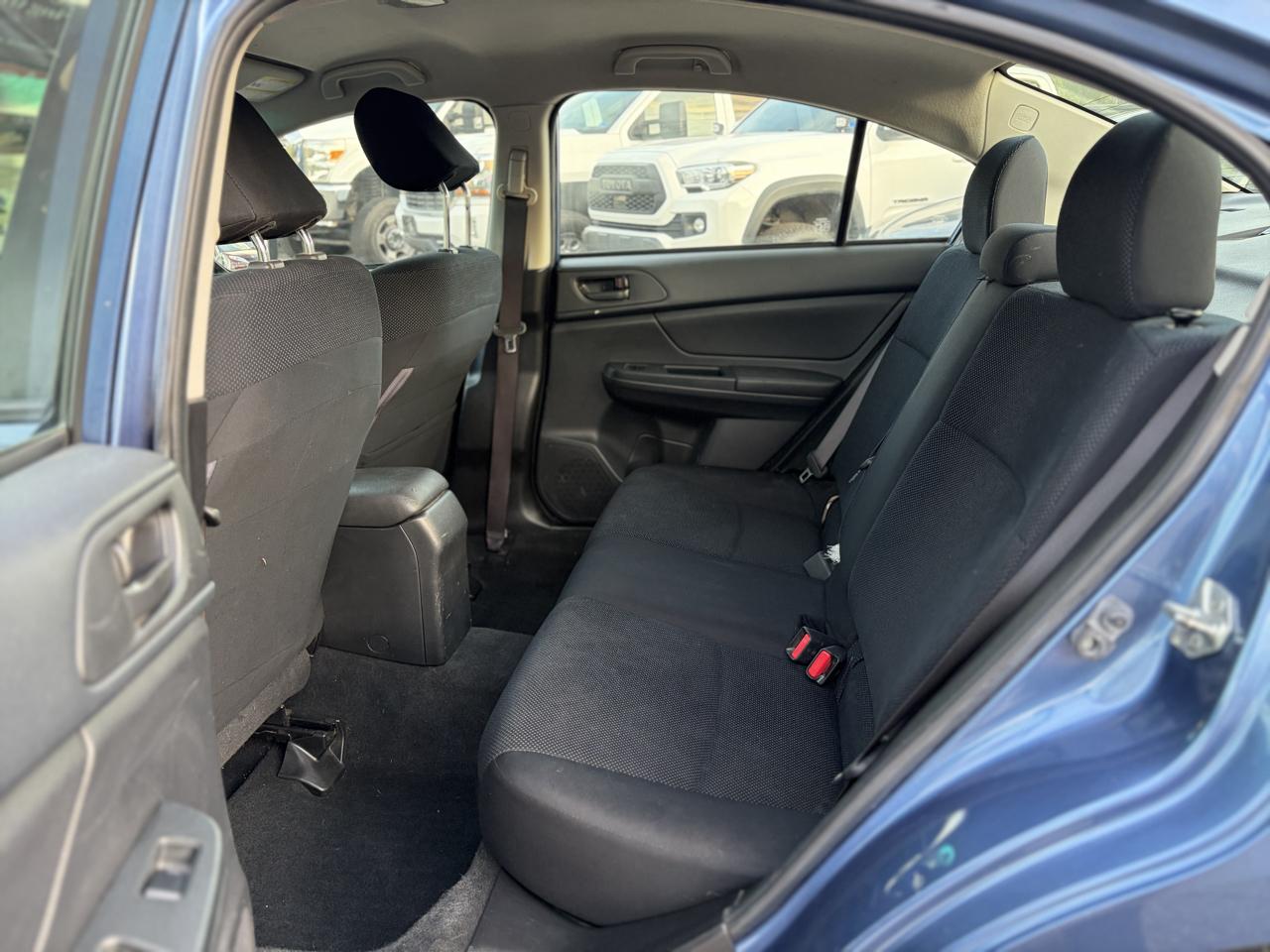 Subaru Impreza 2.0i 4-door Manual 2014