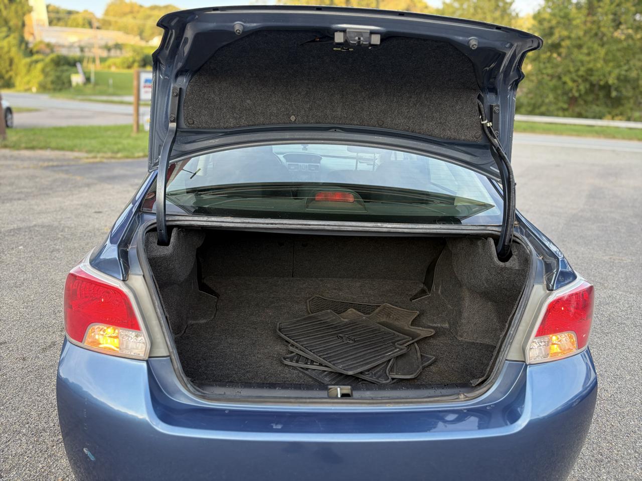 Subaru Impreza 2.0i 4-door Manual 2014
