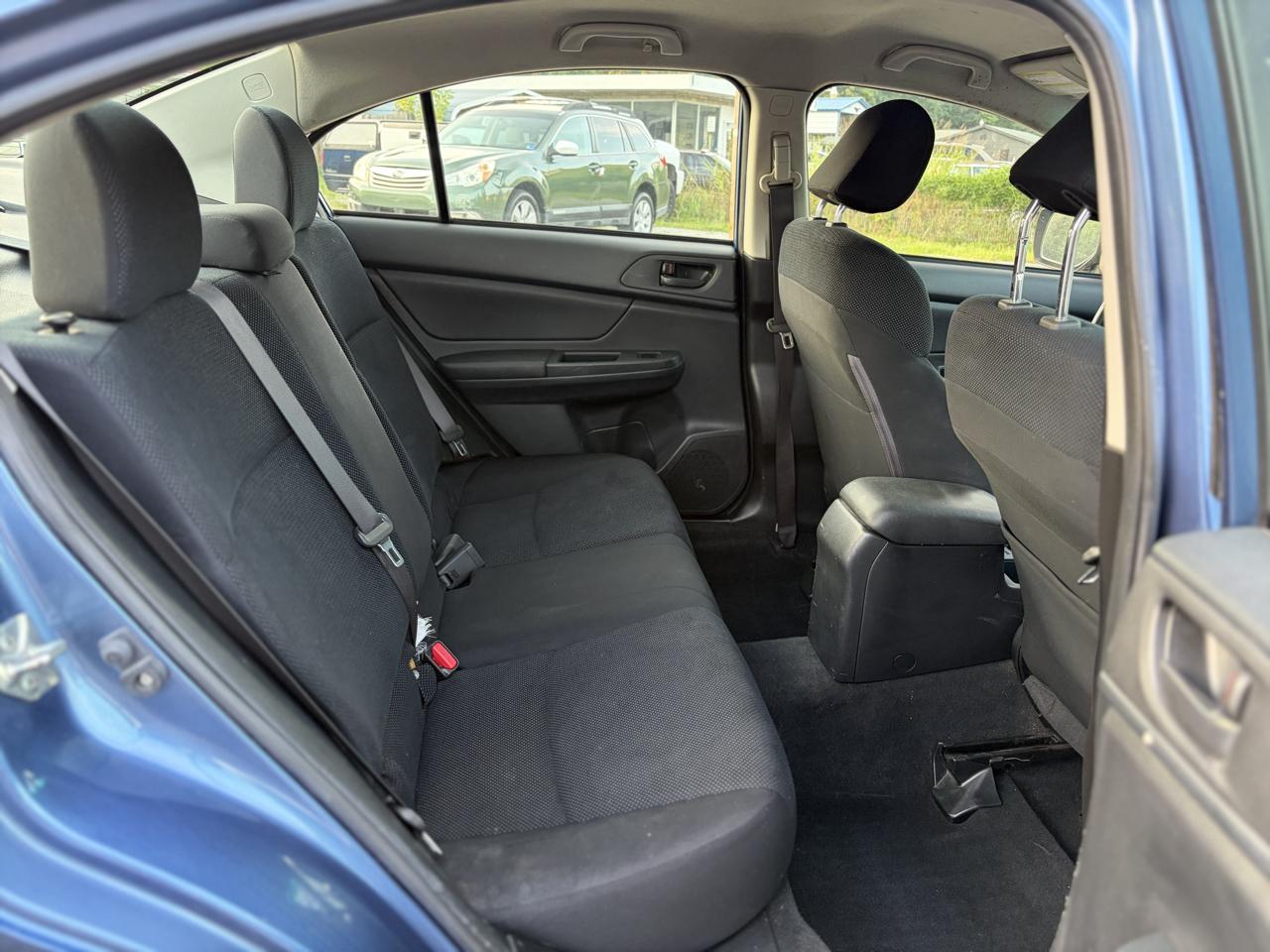 Subaru Impreza 2.0i 4-door Manual 2014