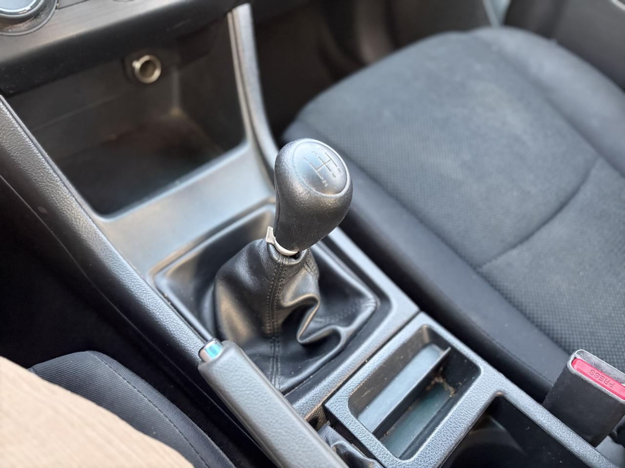 Subaru Impreza 2.0i 4-door Manual 2014
