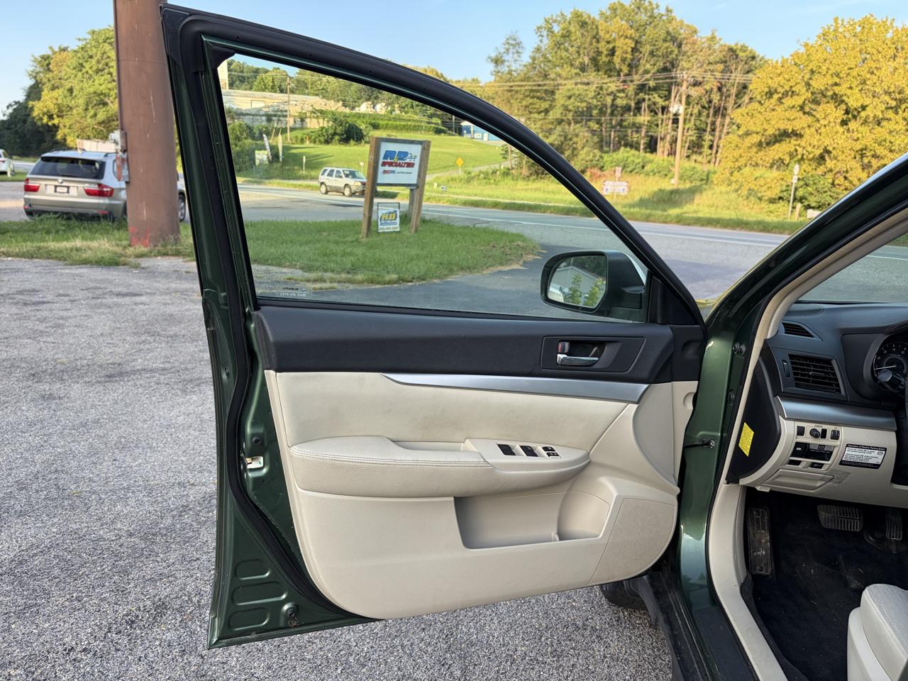 Subaru Outback 2.5i Premium 2010