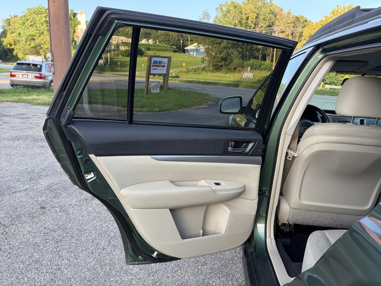 Subaru Outback 2.5i Premium 2010