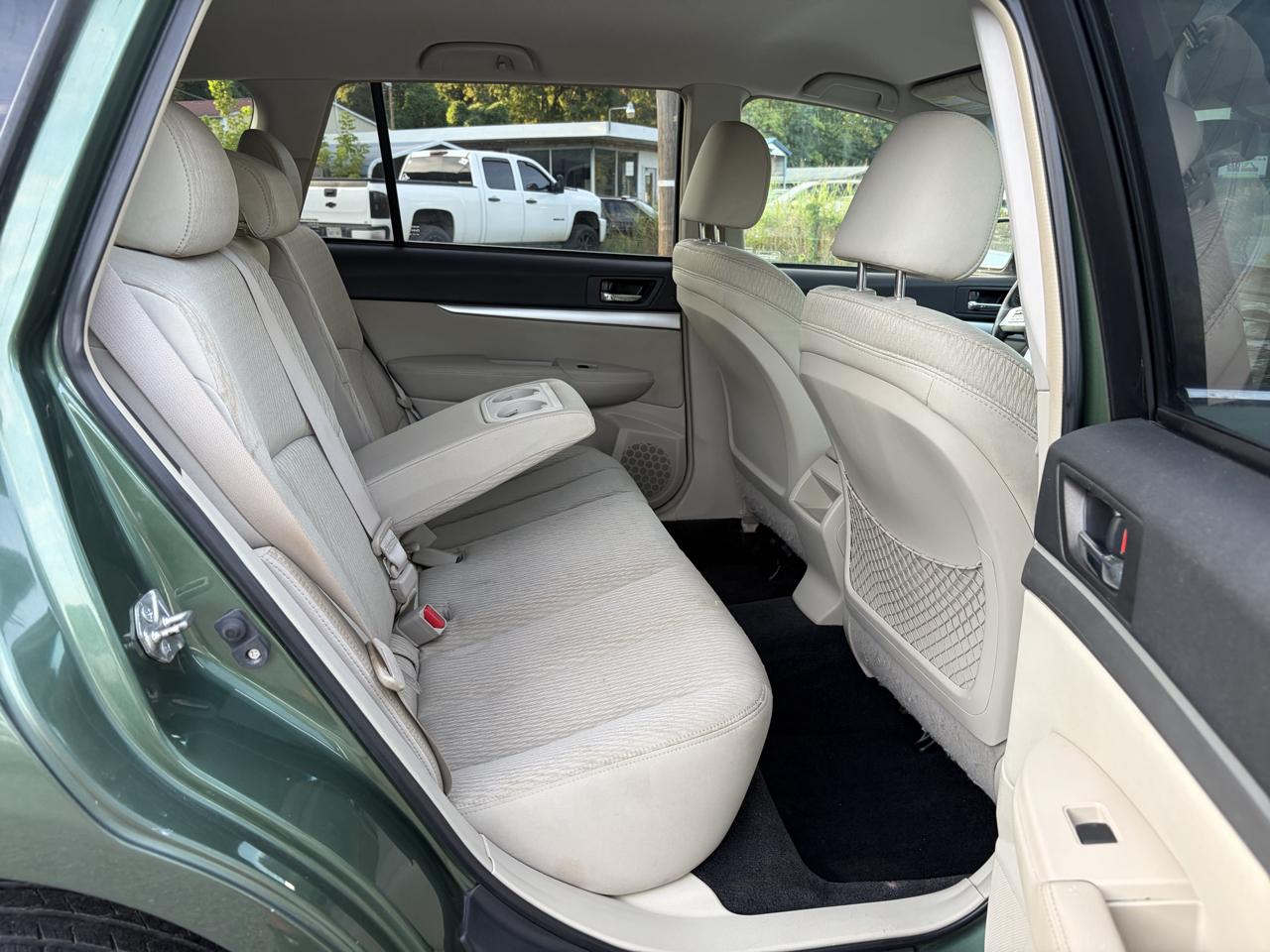 Subaru Outback 2.5i Premium 2010