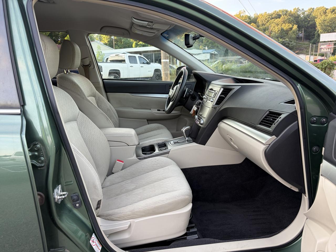 Subaru Outback 2.5i Premium 2010