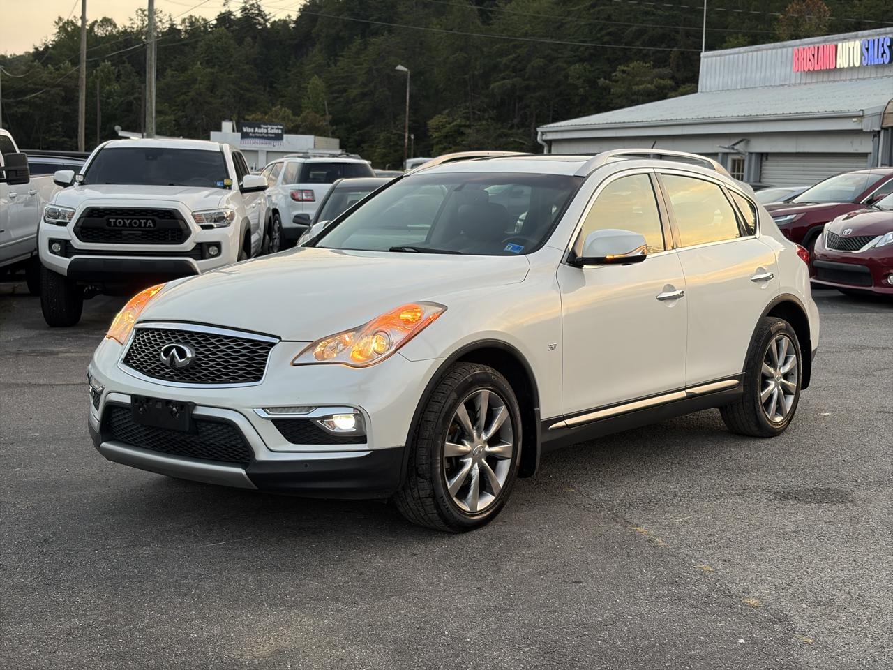 Infiniti QX50 Base AWD 2016