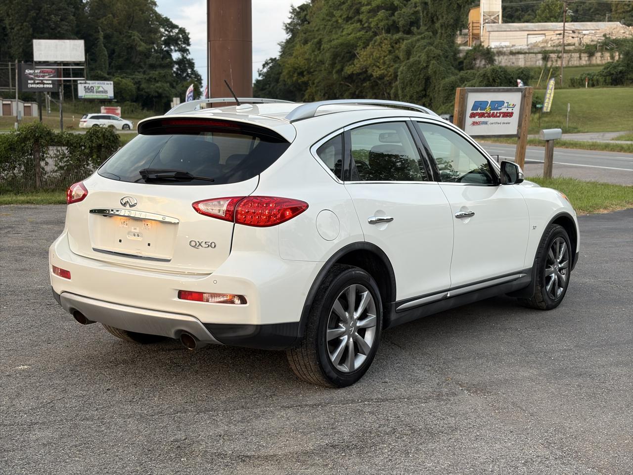 Infiniti QX50 Base AWD 2016