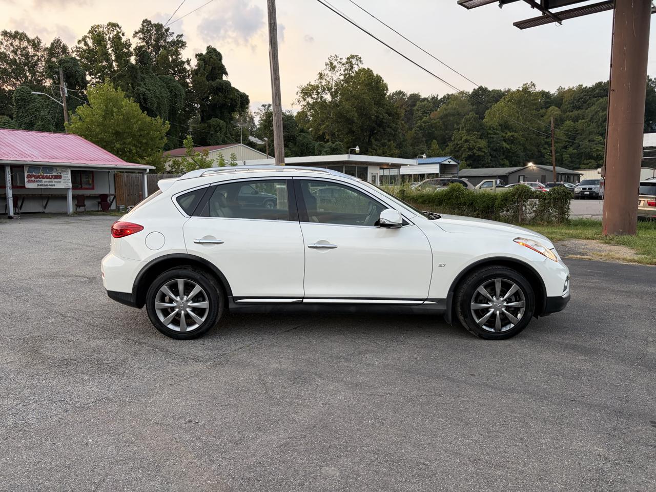 Infiniti QX50 Base AWD 2016