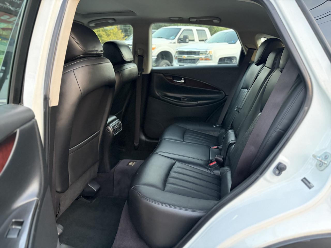 Infiniti QX50 Base AWD 2016