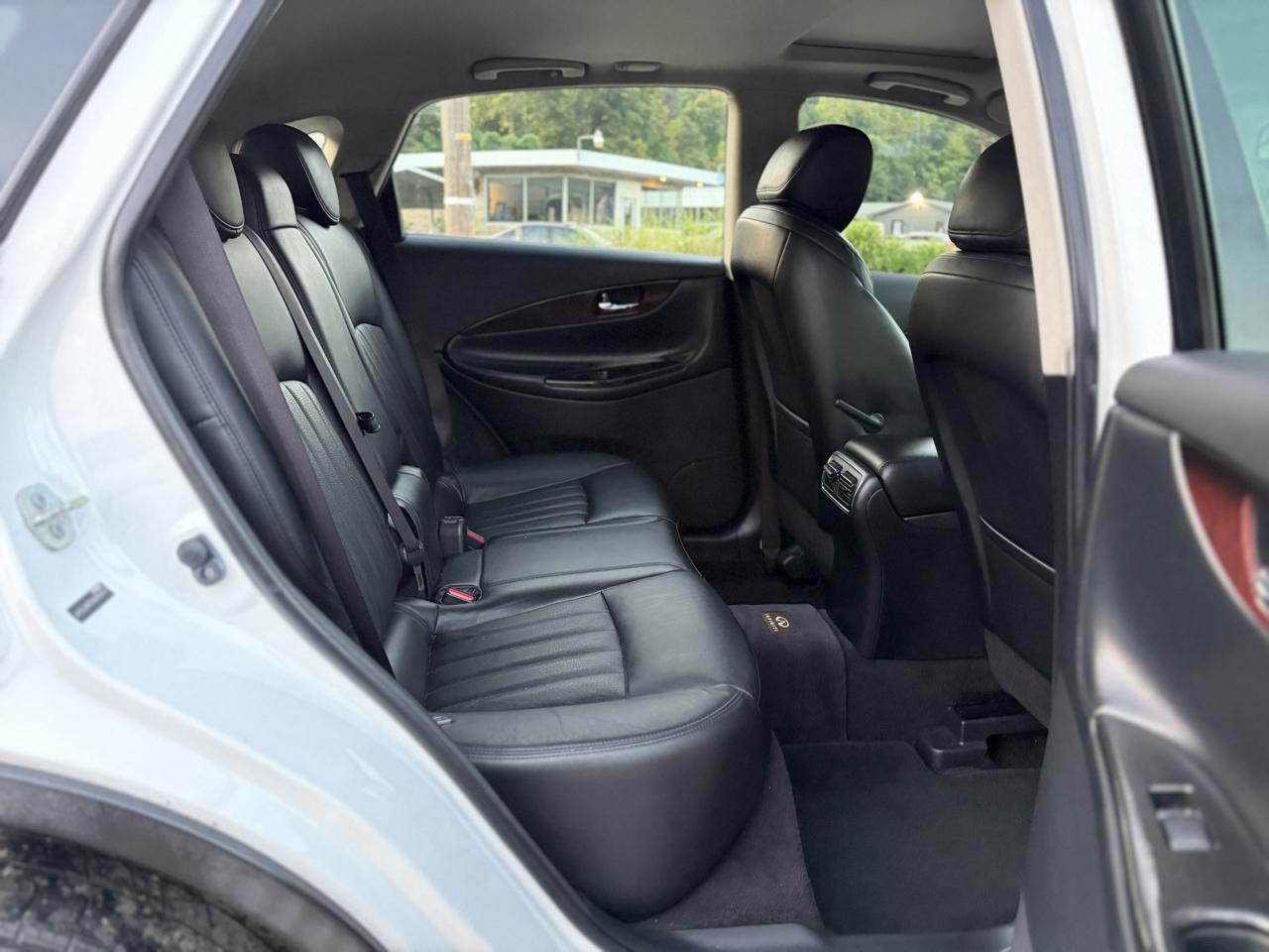Infiniti QX50 Base AWD 2016
