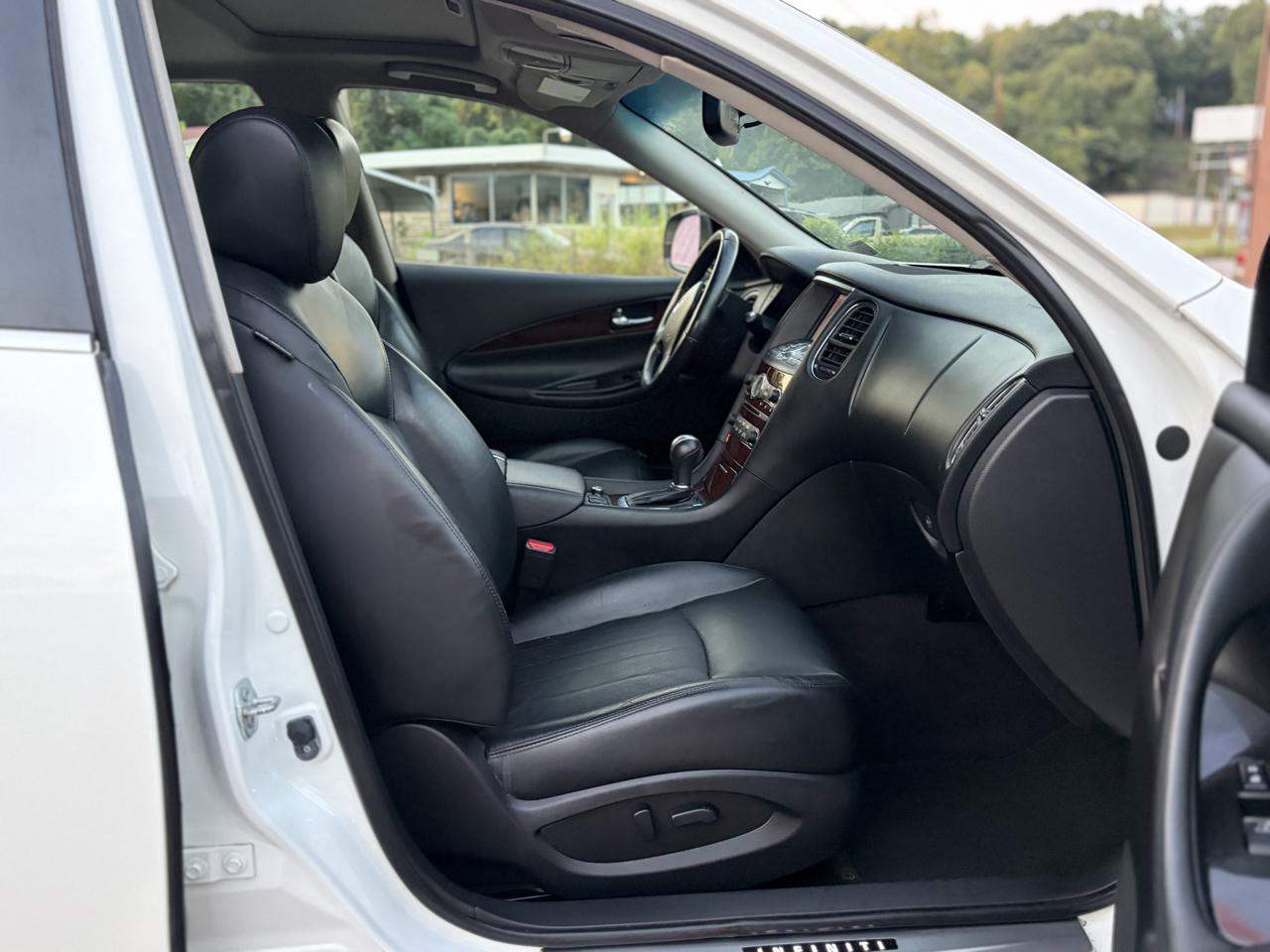 Infiniti QX50 Base AWD 2016