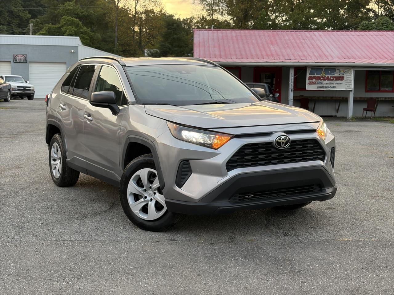 Toyota RAV4 LE 2019