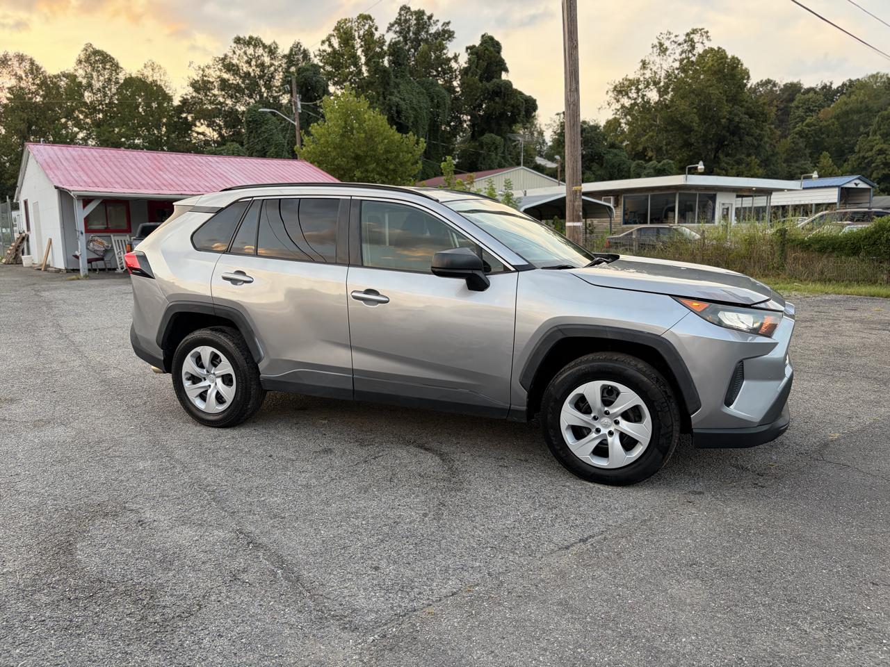 Toyota RAV4 LE 2019