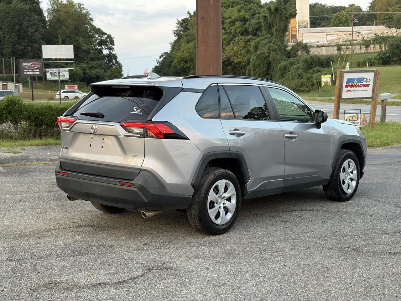 Toyota RAV4 LE 2019